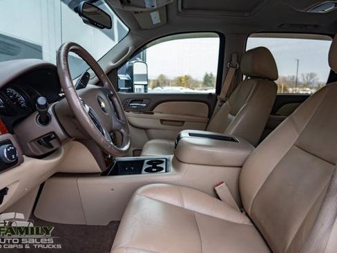 Used 2014 Chevrolet Silverado 2500 LTZ w/ LTZ Plus Package image 24