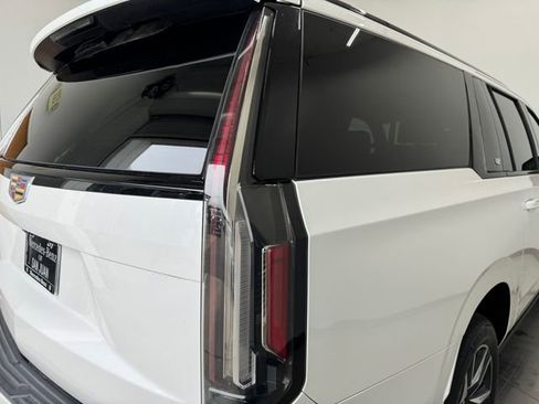 Used 2021 Cadillac Escalade ESV Sport w/ Driver Assist Tech Package RWD image 31