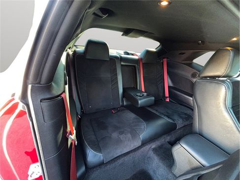 Used 2016 Dodge Challenger SRT Hellcat image 40