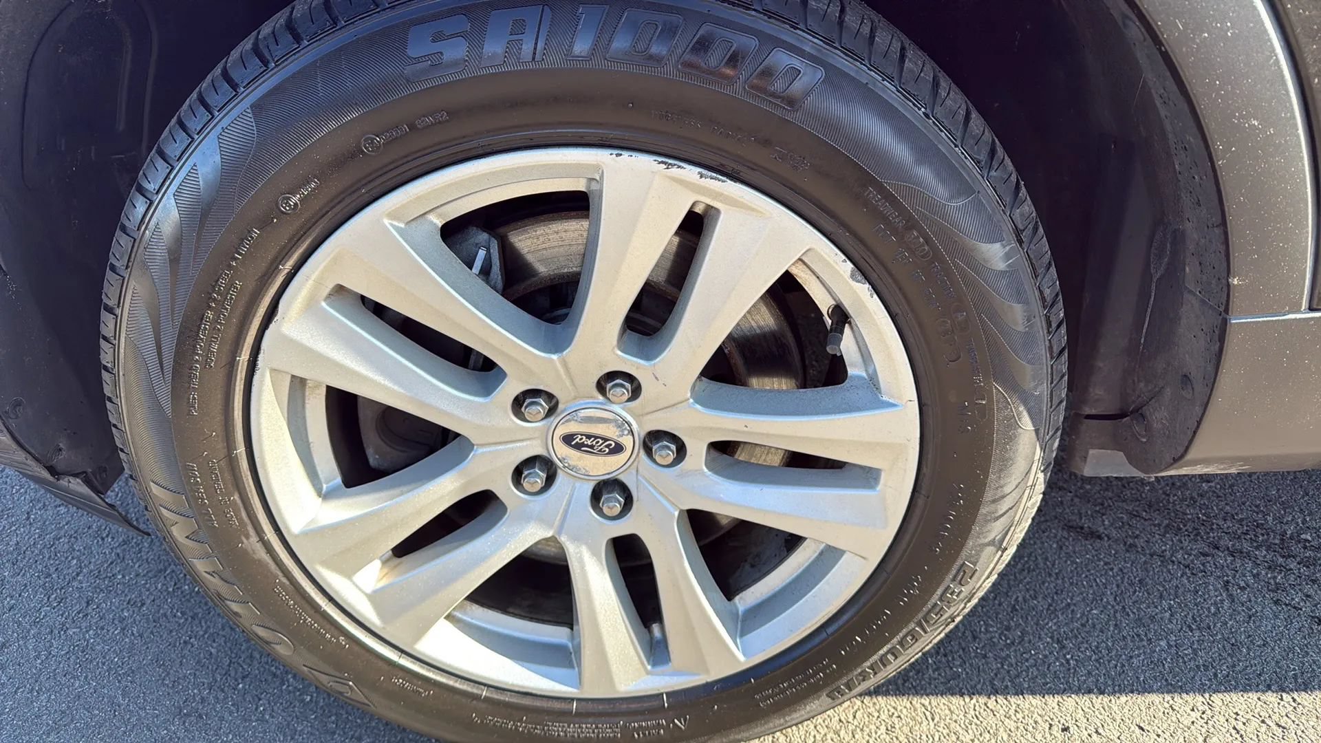 Used 2018 Ford Explorer XLT AWD/4WD image 11