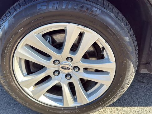 Used 2018 Ford Explorer XLT AWD/4WD image 11