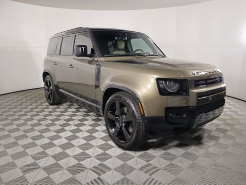 New 2026 Land Rover Defender 110 X-Dynamic SE image 3