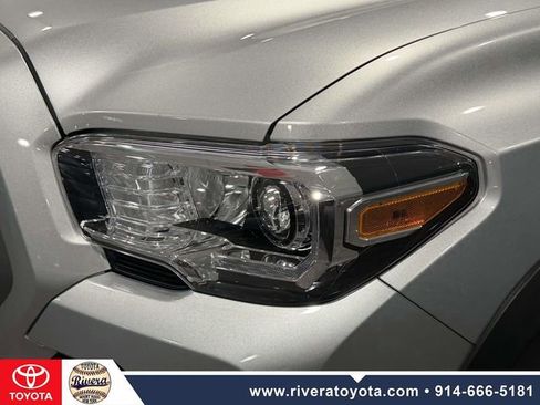 Certified 2023 Toyota Tacoma TRD Off-Road w/ TRD Premium Off Road Package AWD/4WD image 8