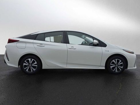 Certified 2018 Toyota Prius Prime Plus image 2