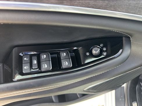 Used 2024 Jeep Grand Cherokee L Overland w/ Advanced Protech Group III image 23