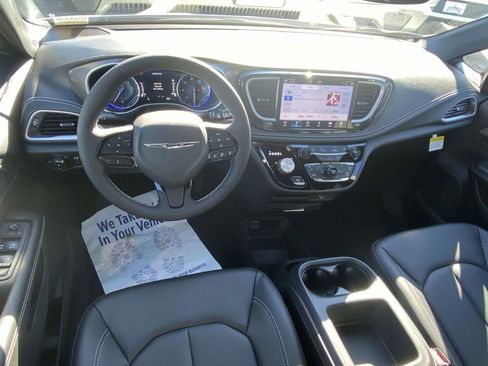 New 2026 Chrysler Pacifica Select w/ S Appearance Package FWD image 42