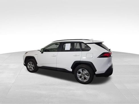 Used 2021 Toyota RAV4 XLE w/ Convenience Package AWD/4WD image 10