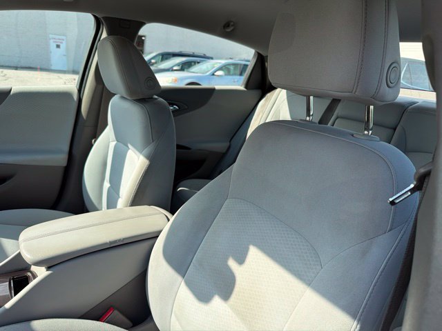 Certified 2017 Chevrolet Malibu LT w/ Driver Confidence Package FWD image 14
