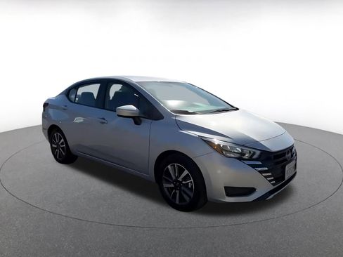 Used 2025 Nissan Versa SV image 2