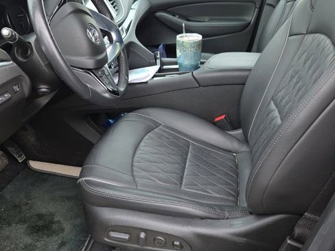 Used 2023 Buick Enclave Avenir image 11