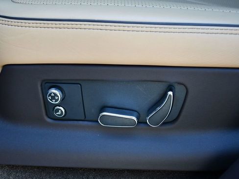 Used 2023 Bentley Bentayga Extended Wheelbase AWD/4WD image 68
