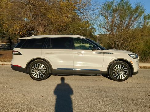 Used 2020 Lincoln Aviator Reserve image 2