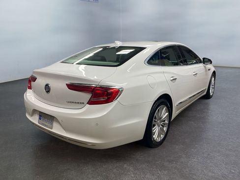 Used 2019 Buick LaCrosse Essence image 5
