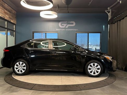 Used 2024 Toyota Corolla LE image 2