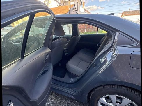 Used 2023 Toyota Corolla LE FWD image 8