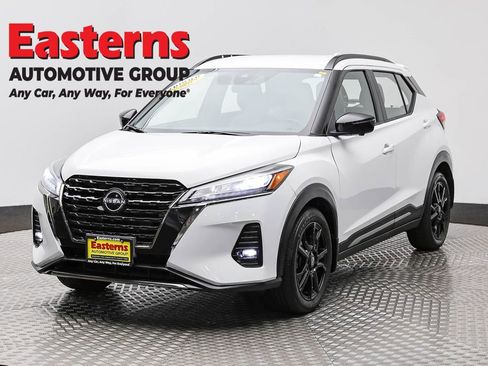 Used 2023 Nissan Kicks SR w/ SR Premium Package FWD image 1