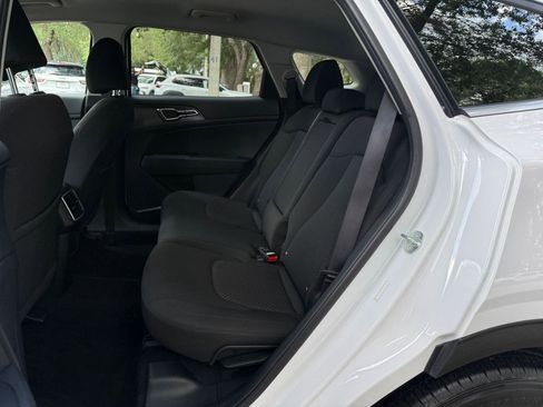 Used 2025 Kia Sportage LX FWD image 36