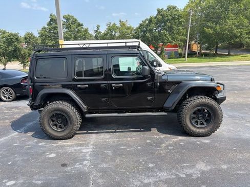 Used 2019 Jeep Wrangler Unlimited Rubicon AWD/4WD image 4