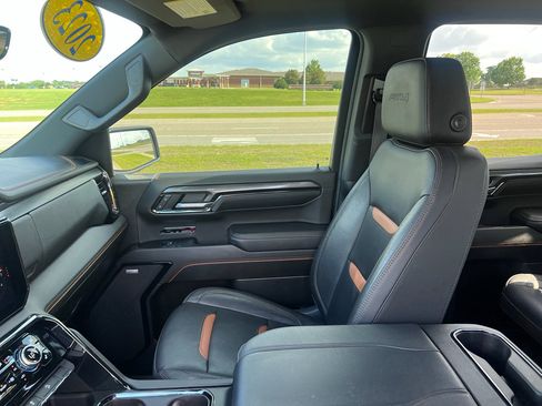 Used 2023 GMC Sierra 1500 AT4 w/ Technology Package AWD/4WD image 20