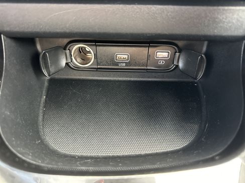 Used 2023 Kia Seltos S w/ Navigation Package AWD/4WD image 16