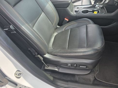 Used 2020 Chevrolet Traverse LT w/ LT Premium Package FWD image 15