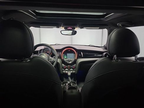 Used 2019 MINI Cooper 2-Door Hardtop w/ Premium Package image 8