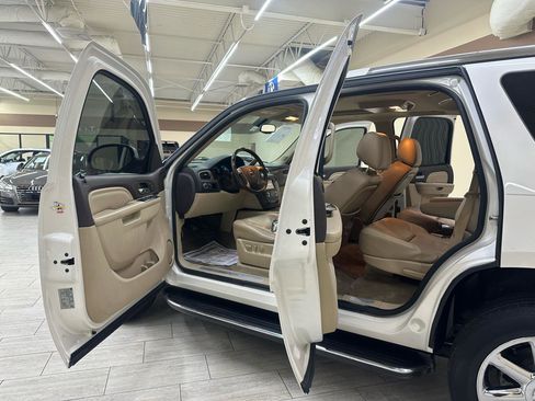 Used 2012 GMC Yukon Denali AWD/4WD image 16