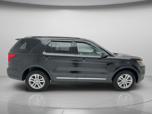 Used 2019 Ford Explorer XLT w/ Class III Trailer Tow Package AWD/4WD image 4