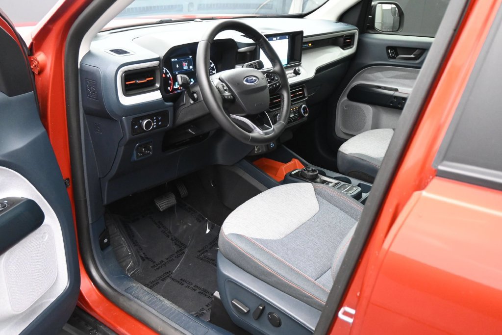 Used 2024 Ford Maverick XLT w/ XLT Luxury Package AWD/4WD image 2