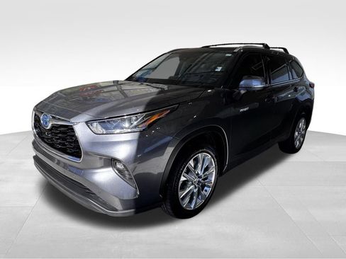 Used 2020 Toyota Highlander Limited image 3
