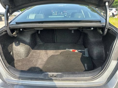 Used 2025 Nissan Altima 2.5 SV FWD image 9