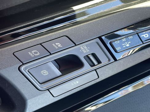 Used 2024 Toyota Prius LE image 21