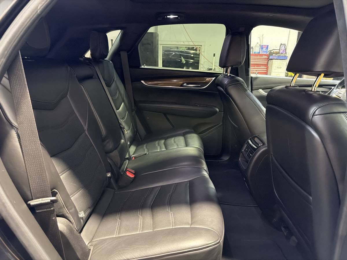 Used 2018 Cadillac XT5 Platinum AWD/4WD image 26