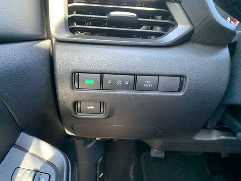 Used 2024 Nissan Sentra S FWD image 19