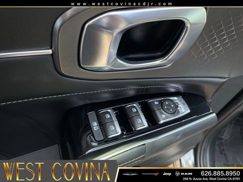 Used 2023 Kia Sorento SX FWD image 13
