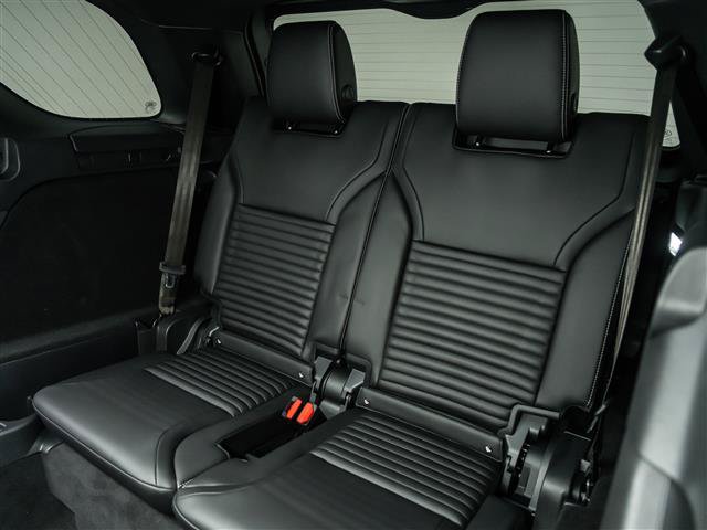 New 2026 Land Rover Discovery S AWD/4WD image 17