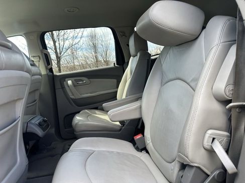 Used 2011 Chevrolet Traverse LT w/ Personal Connectivity Package image 16