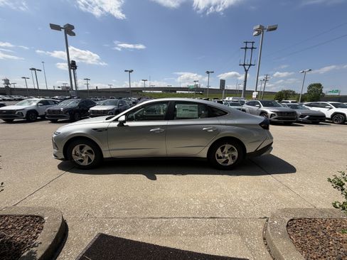 New 2026 Hyundai Sonata SE FWD image 10