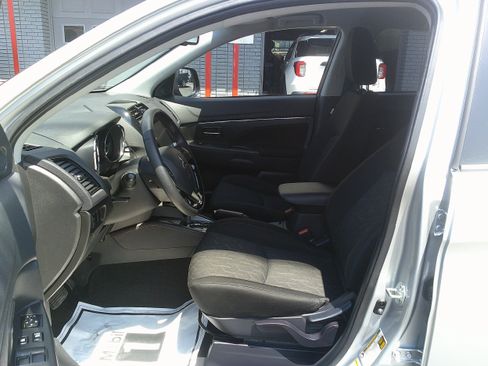 Used 2025 Mitsubishi Outlander Sport AWD image 16