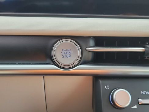 Certified 2025 Hyundai Tucson SE FWD image 27