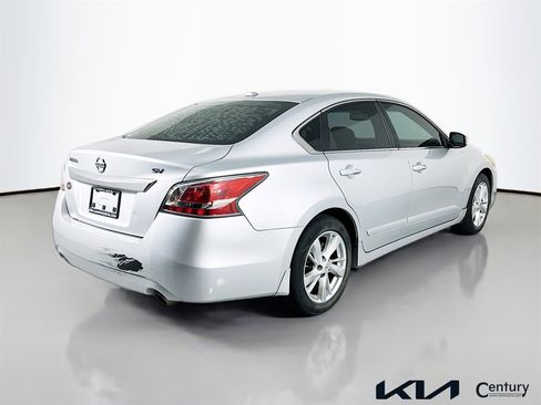 Used 2015 Nissan Altima 2.5 SV w/ Convenience Package FWD image 5