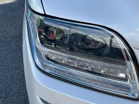 Used 2019 Lincoln Navigator L Reserve AWD/4WD image 9