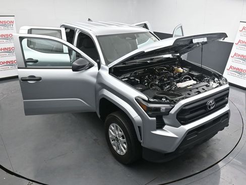 Used 2025 Toyota Tacoma SR image 41