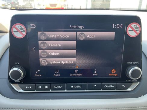 Used 2025 Nissan Rogue SV AWD/4WD image 17
