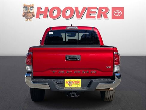 Used 2021 Toyota Tacoma TRD Off-Road image 3