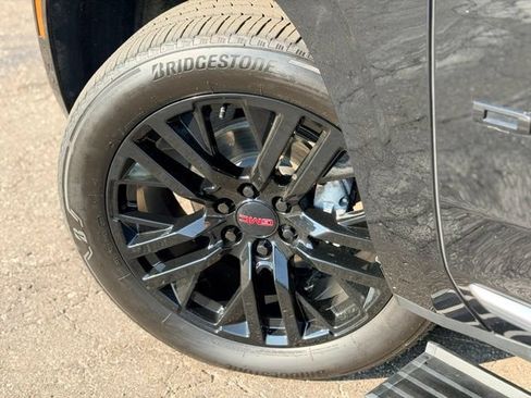 Used 2025 GMC Yukon Denali w/ Sun & Power Step Package AWD/4WD image 32
