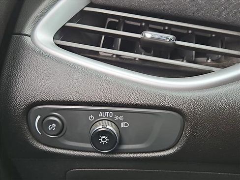 Used 2023 Chevrolet Malibu LT image 16