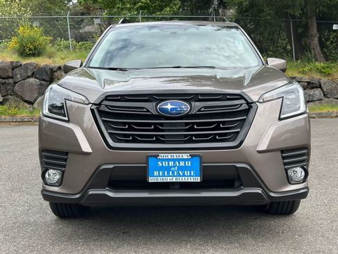 Used 2022 Subaru Forester Premium AWD/4WD image 5