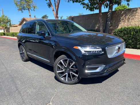 Used 2025 Volvo XC90 B6 Plus w/ Protection Package Premier image 2