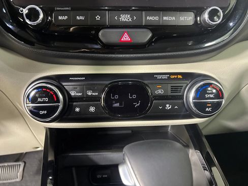 Used 2025 Kia Soul EX FWD image 20